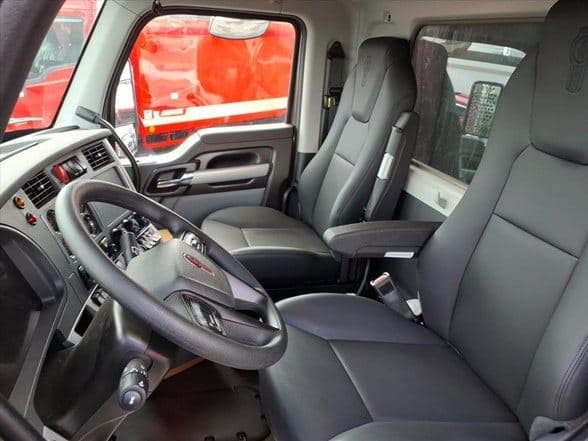 2026 Kenworth T880 image 9