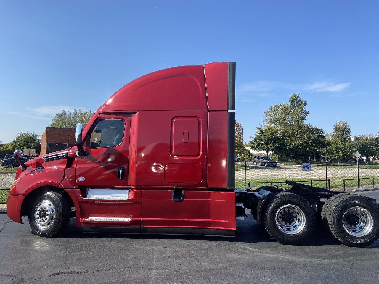 2021 FREIGHTLINER Cascadia CA126 Tandem Axle Sleeper image 6