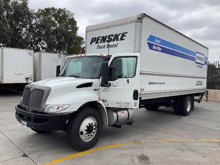 2022 International MV607 Box Truck - 220HP, 6 Speed Automatic, Roll up Door image 3