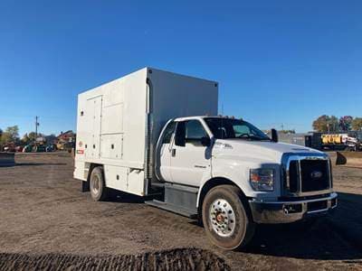2023 Ford F-750 image 4