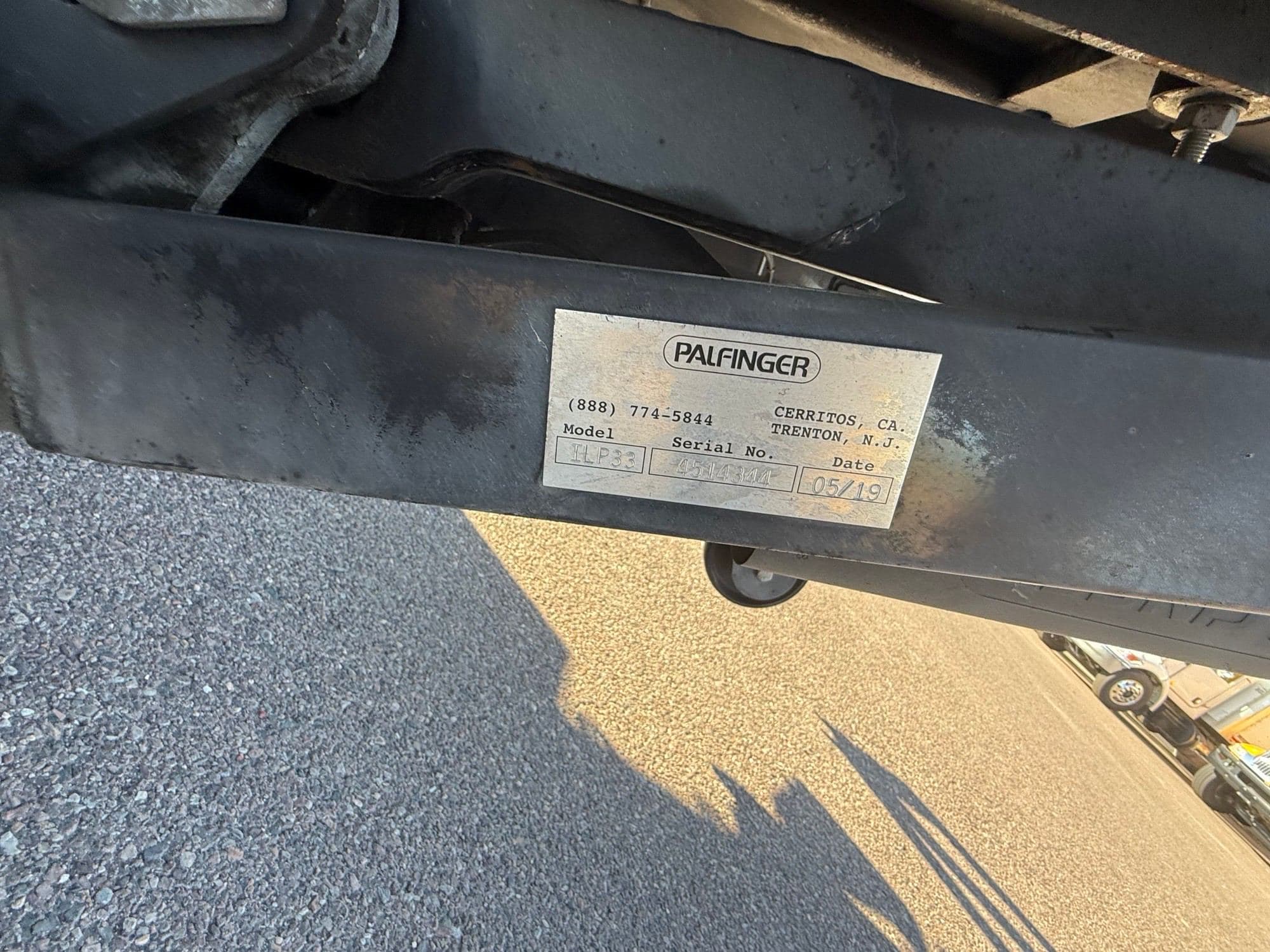 2020 Peterbilt 330 image 10