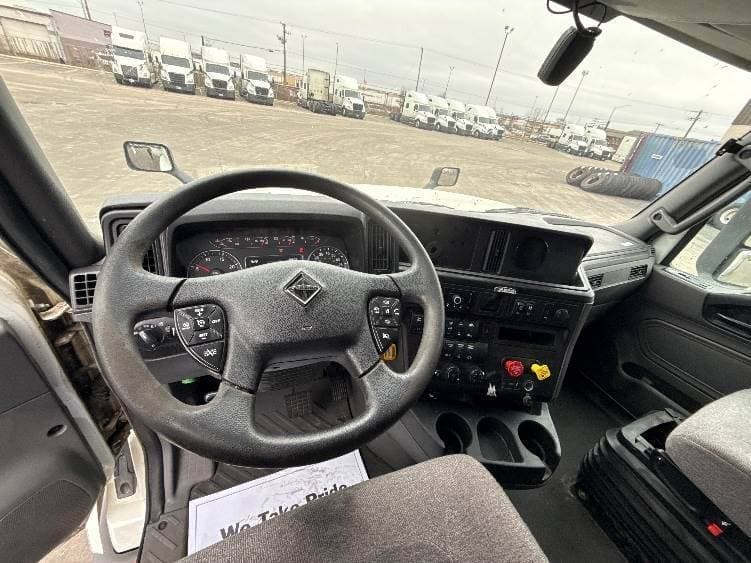 2023 International LT62F image 4