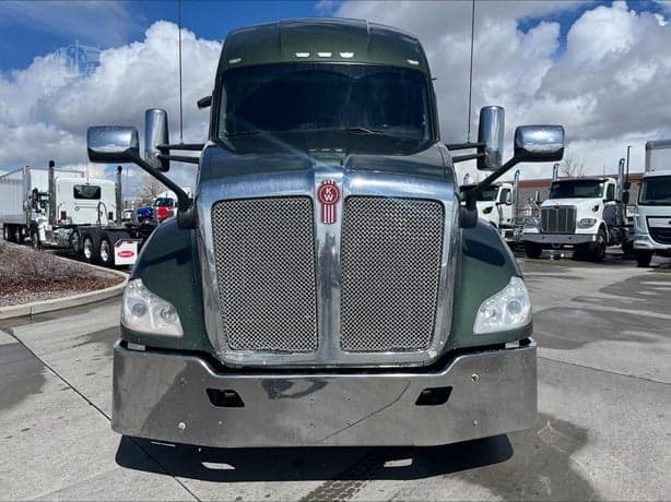 2021 Kenworth T680 image 2