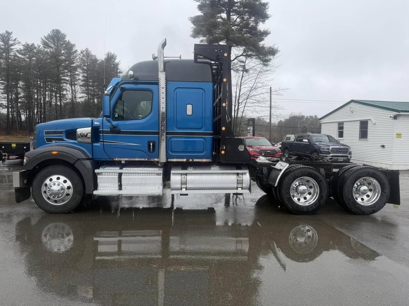 2024 Western Star 49X Chassis image 2