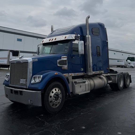 2021 Freightliner SD122 image 1