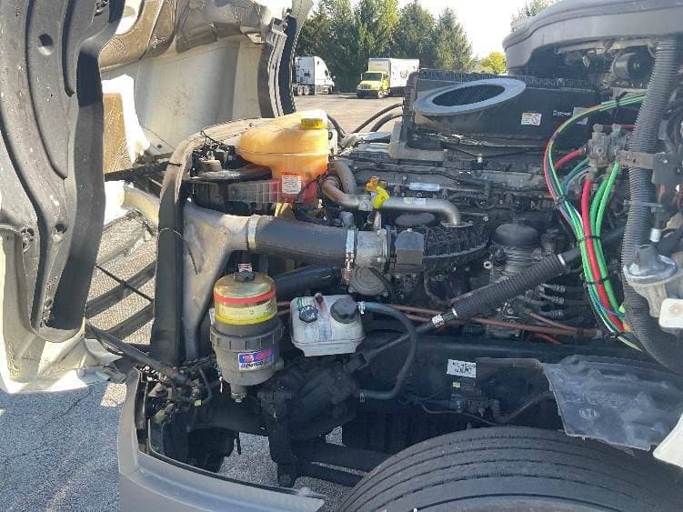 2018 Freightliner Cascadia image 10