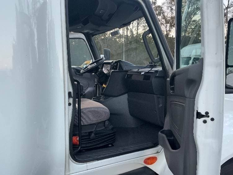 2023 International LT62F image 7