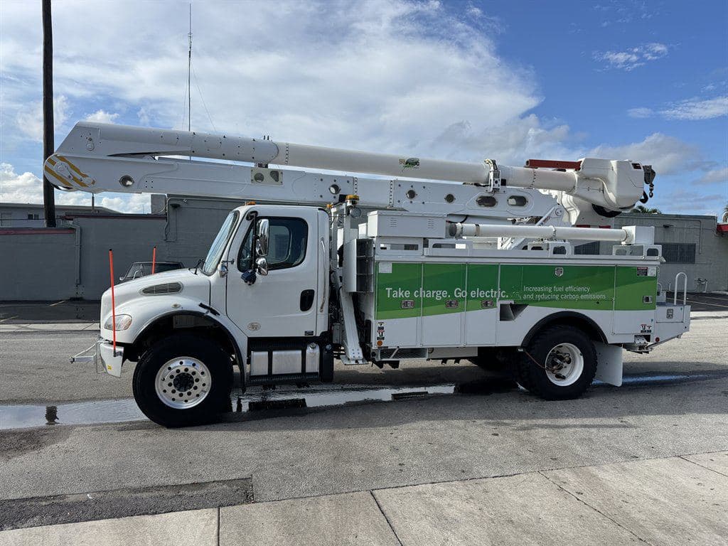 2018 Freightliner M2-106 image 6