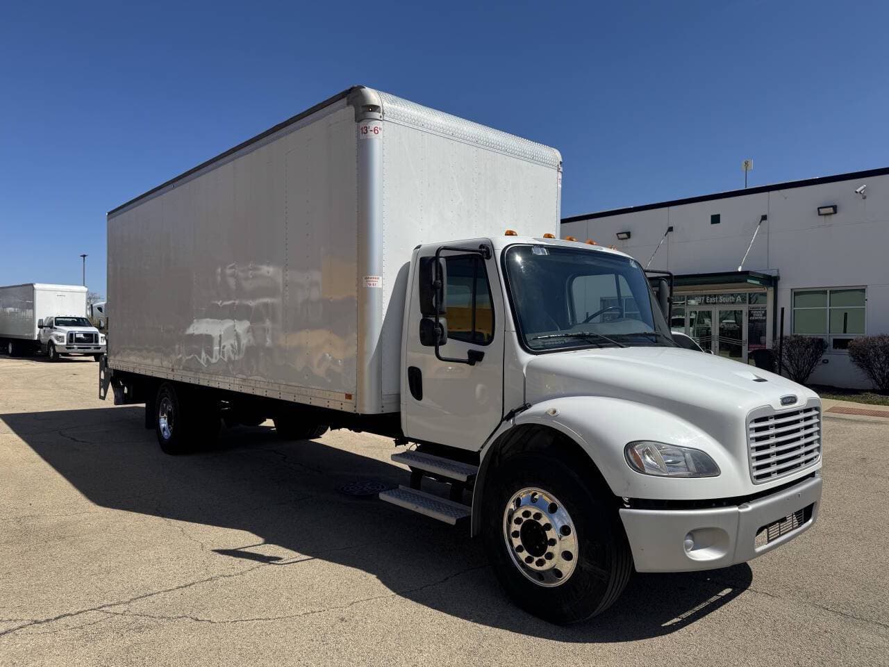 2020 Freightliner M2 106 image 2