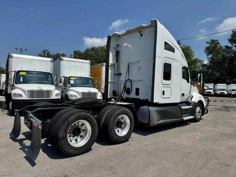 2022 Kenworth T600 image 8