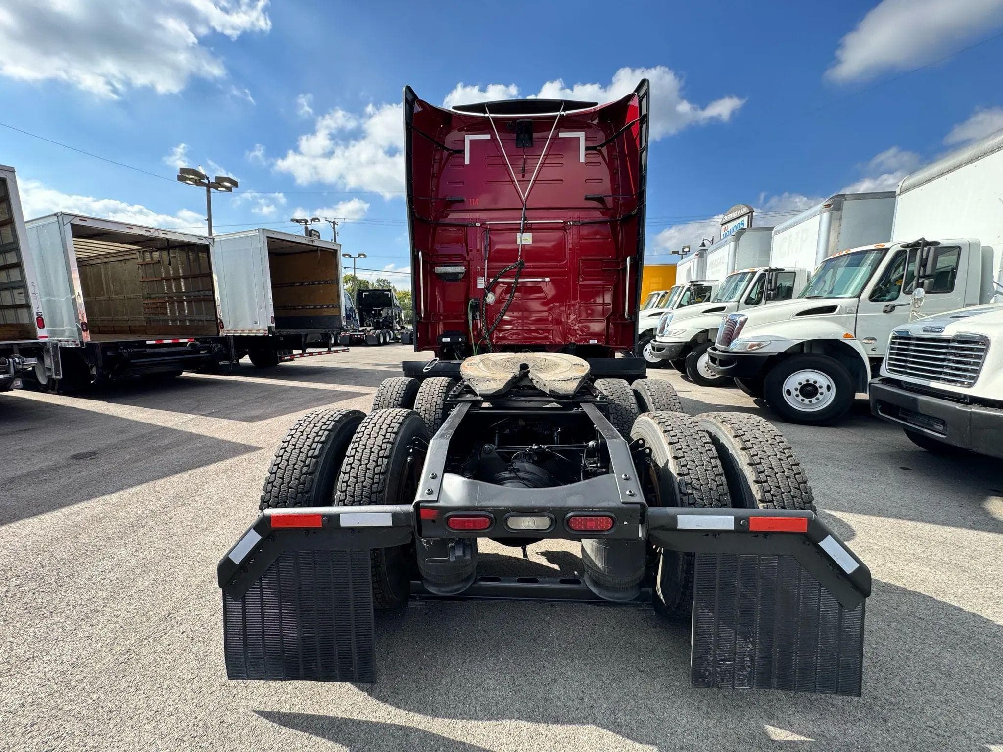 2021 Volvo VNL image 11