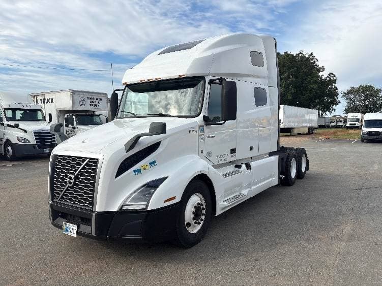 2022 Volvo VNL image 3