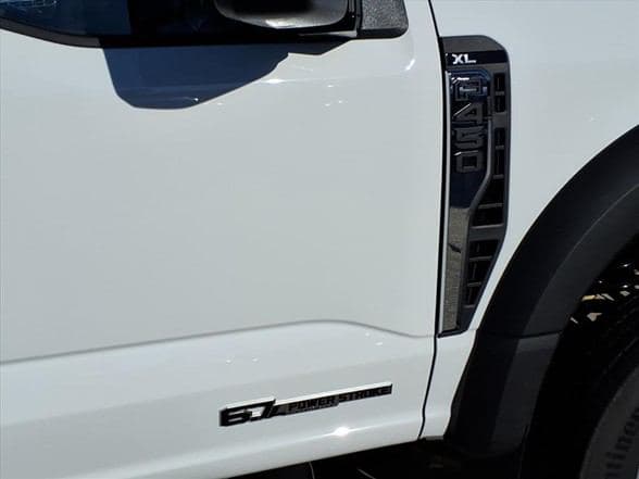 2025 Ford F450 image 10
