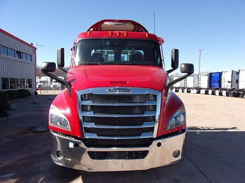 2021 Freightliner Cascadia 126 image 2