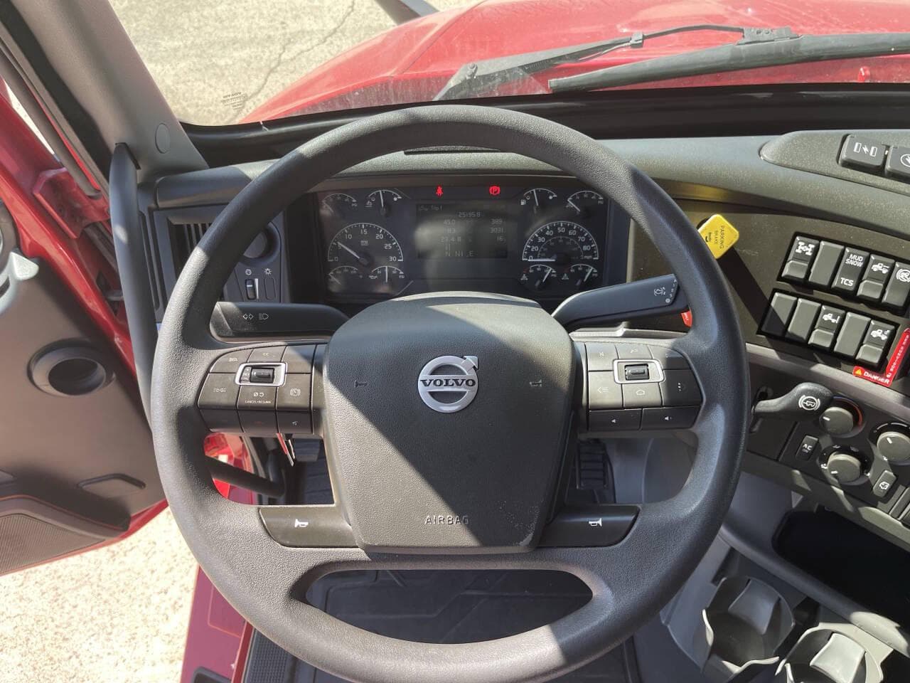 2022 Volvo VNL image 20