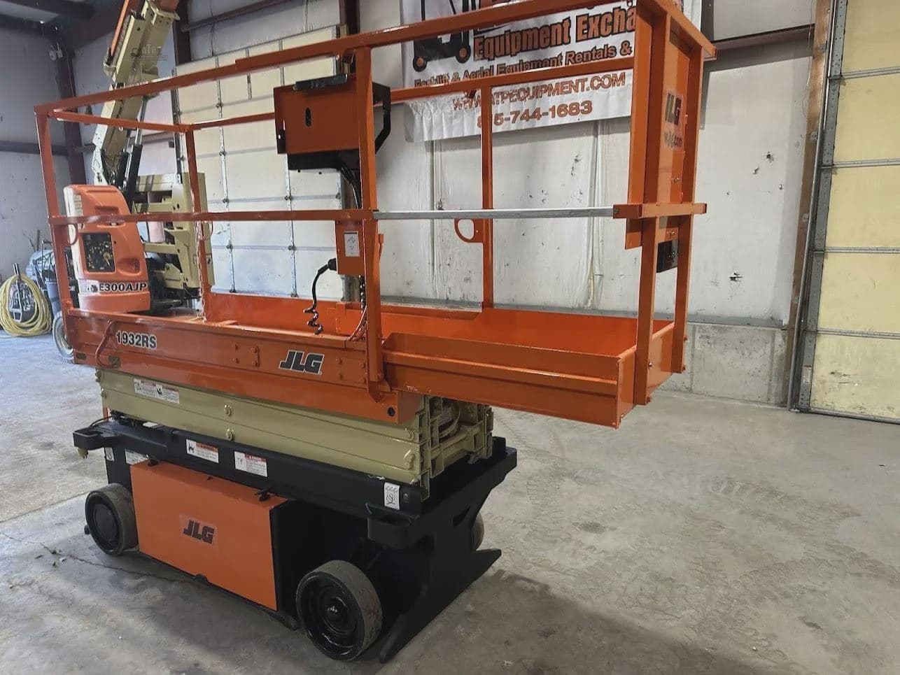 2015 JLG 1930ES image 2