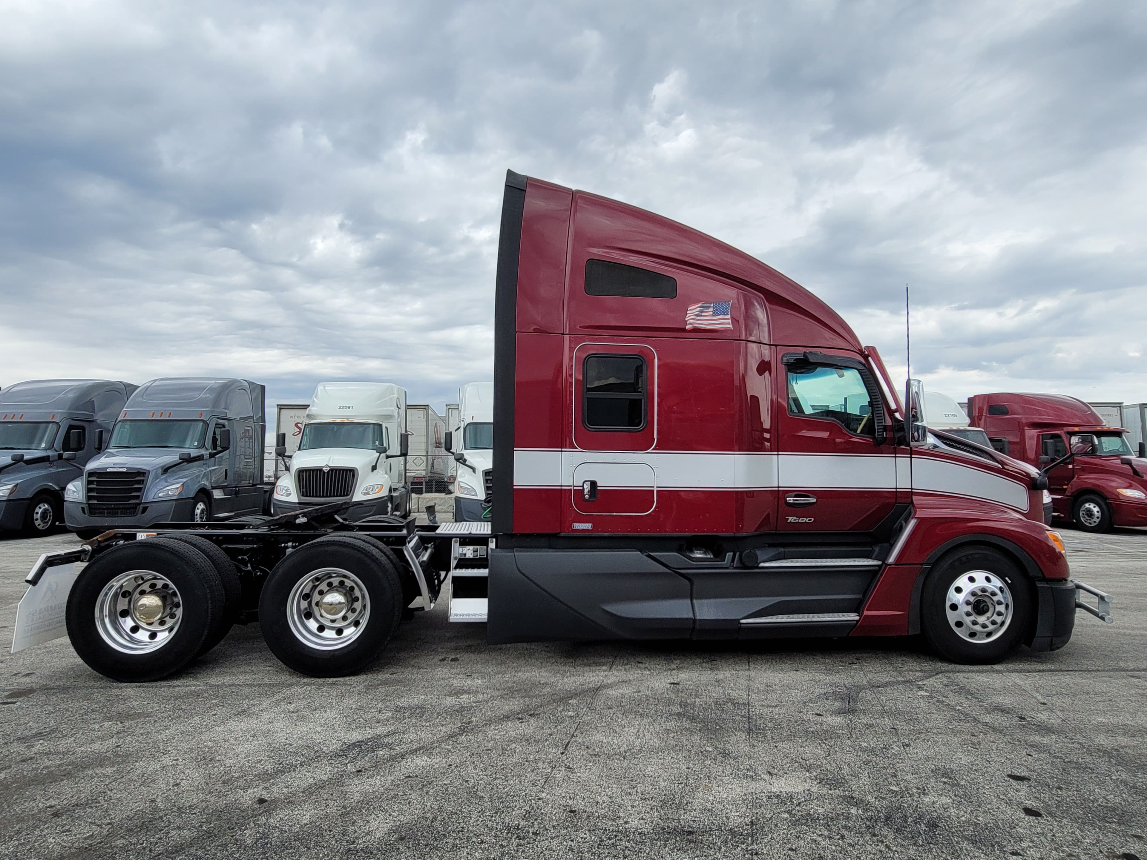 2023 Kenworth T680 image 4