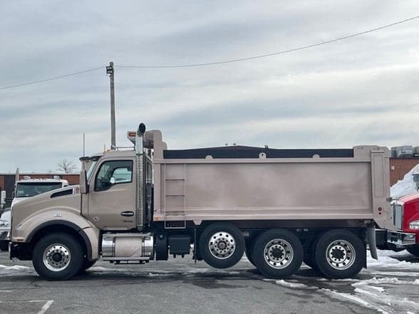 2025 Kenworth T880 image 6