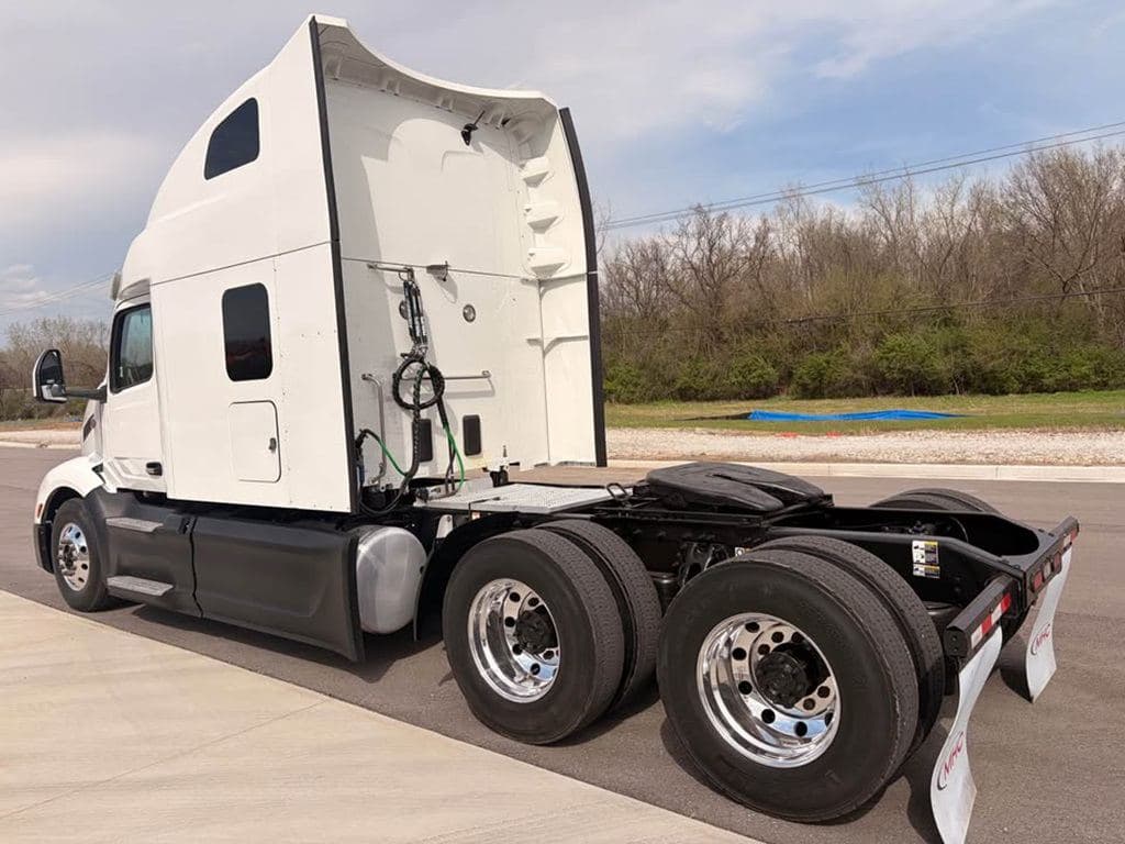 Used 2023 PETERBILT 579 image 20