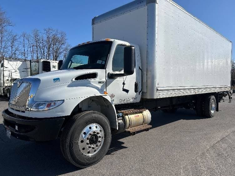 2022 International MV607 Box Truck - 220HP, 6 Speed Automatic, Roll up Door image 3