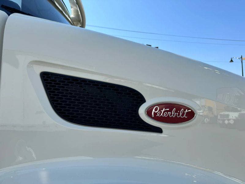2022 Peterbilt 579 image 20