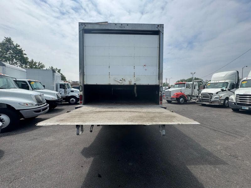 2018 Freightliner Cascadia 125 image 14