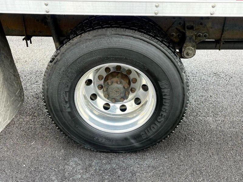 2018 Hino 338 image 20