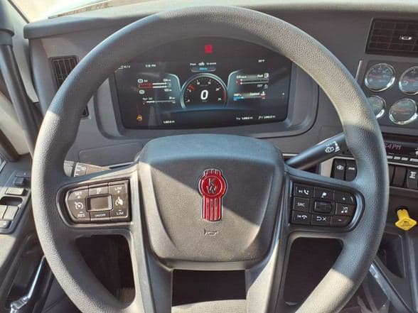 2025 Kenworth T880 image 12