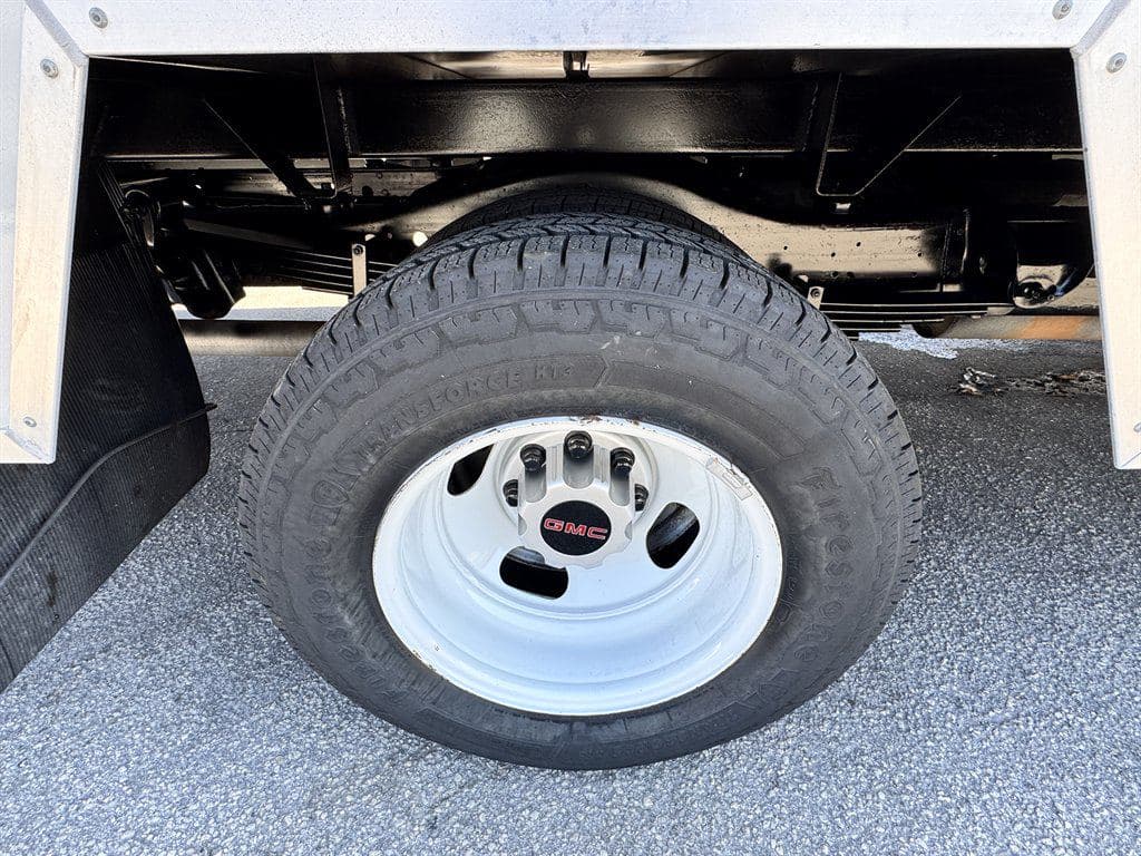 2021 GMC Commercial Vans image 22