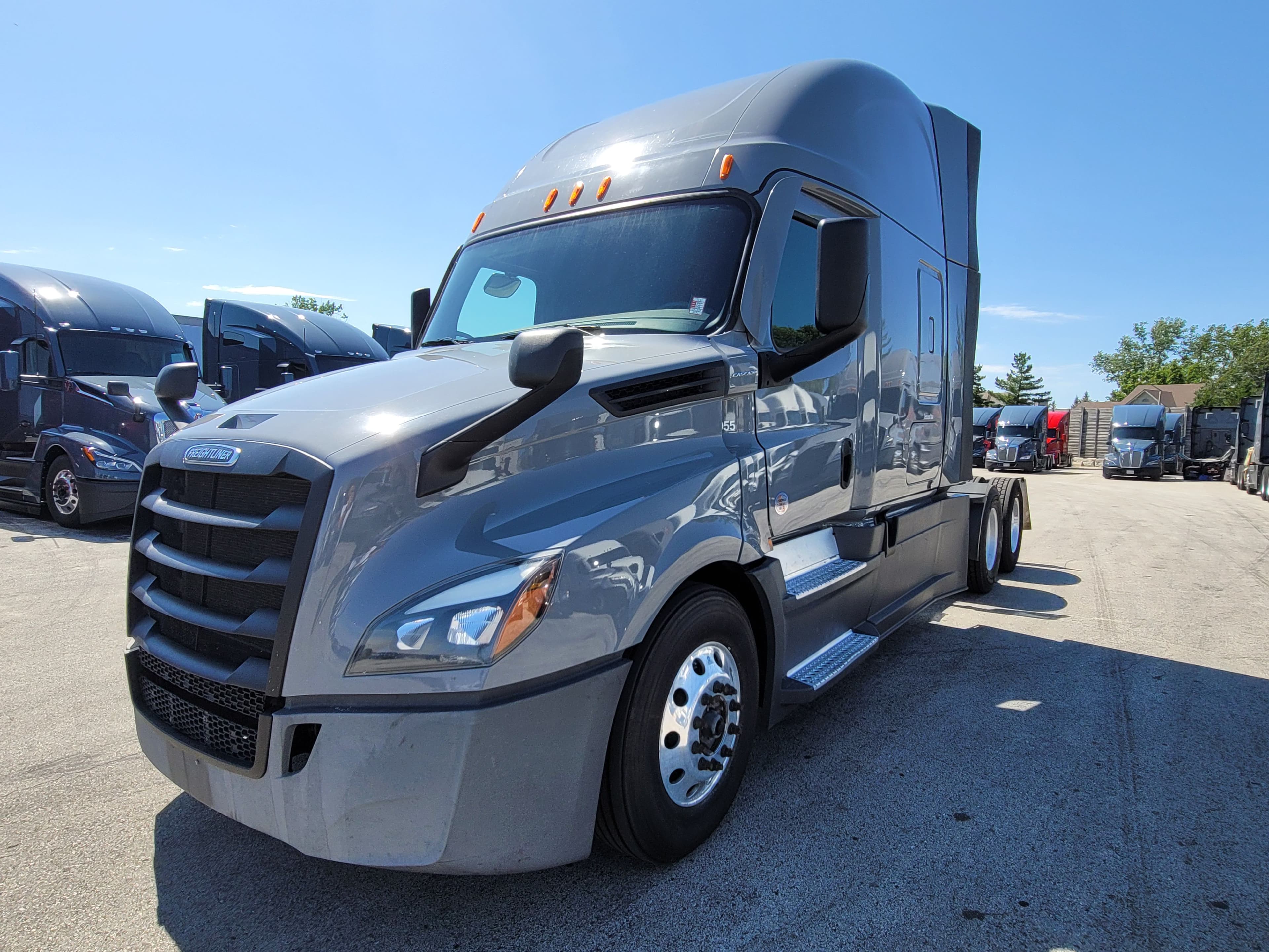 2024 Freightliner Cascadia 126 image 1