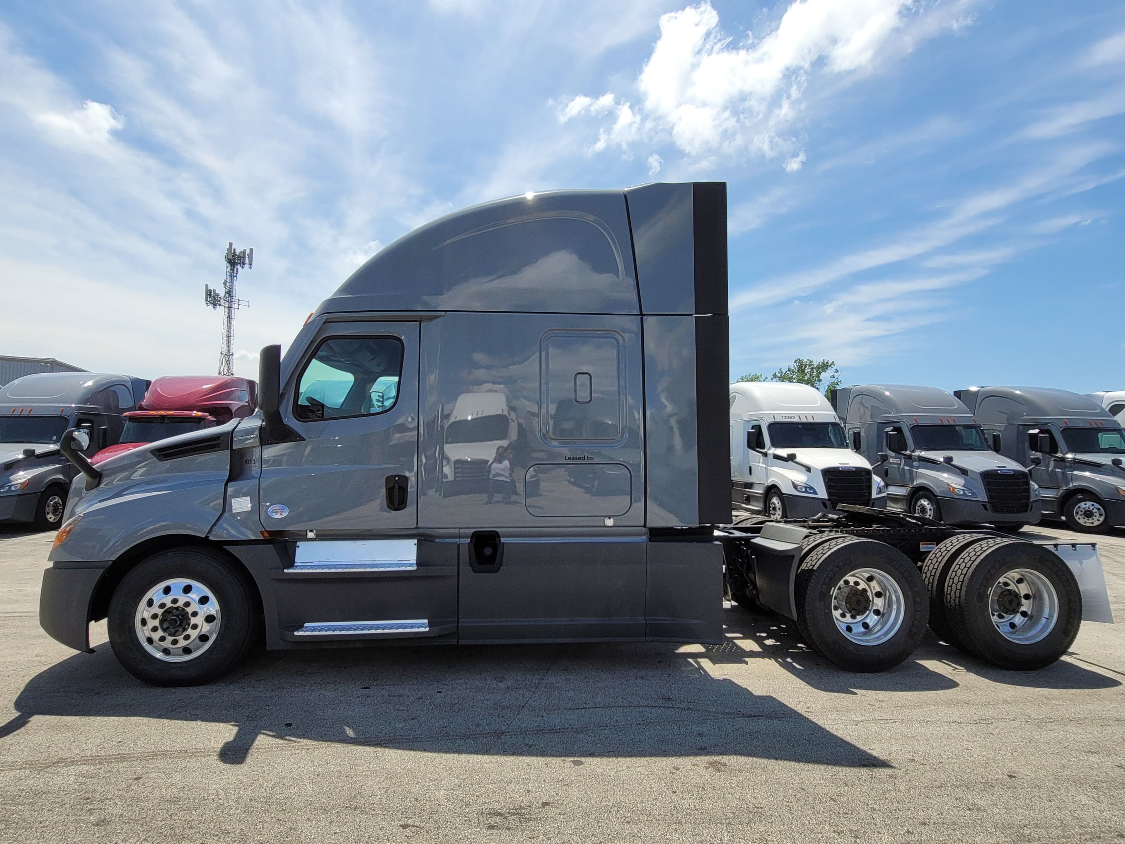 2023 Freightliner Cascadia 126 image 2