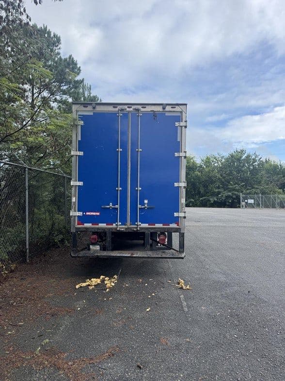 2018 Hino 258 image 3