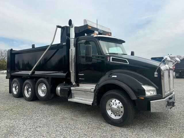 2024 Kenworth T880 image 1
