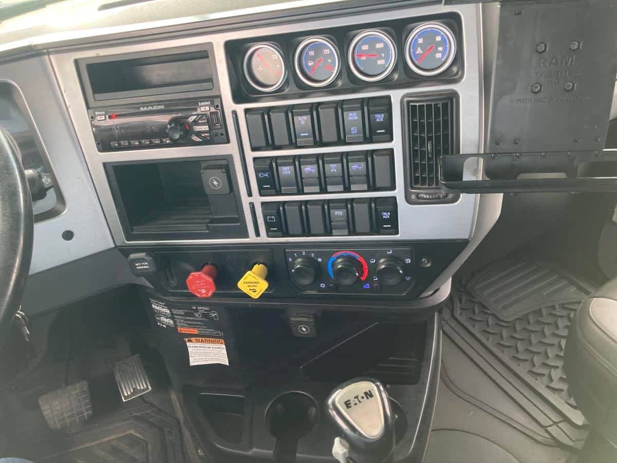 2020 Mack Anthem 64T Sleeper Semi Truck - 70" Condo Sleeper, 505HP, 18 Speed Manual image 14