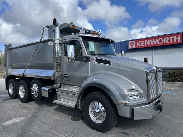 2026 Kenworth T880 image 1