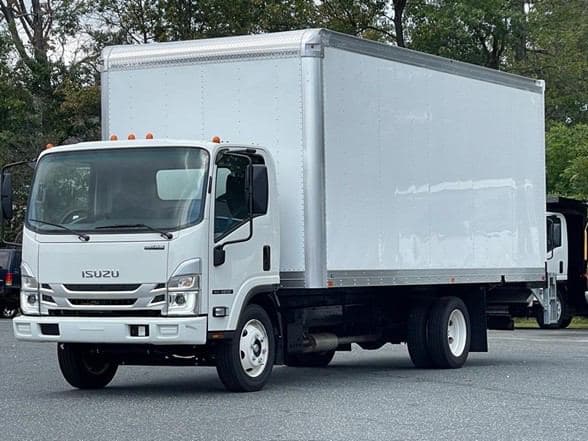 2025 Isuzu NRR image 3