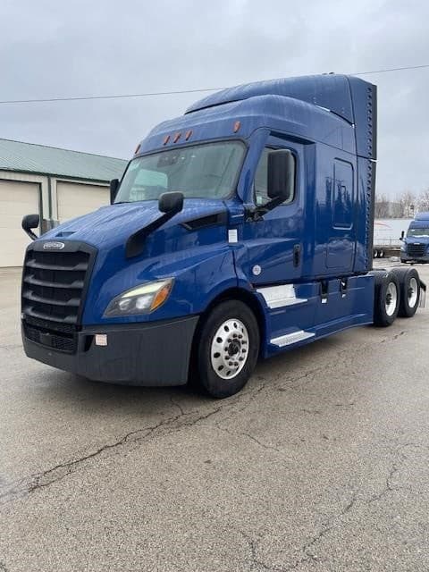 2021 Freightliner Cascadia 116 image 2