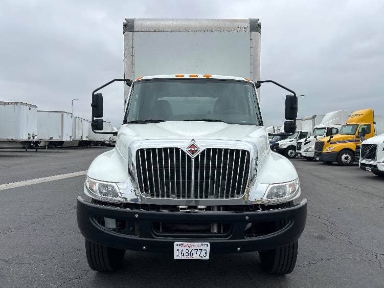 2022 International MV607 Box Truck - 220HP, 6 Speed Automatic, Roll up Door image 2