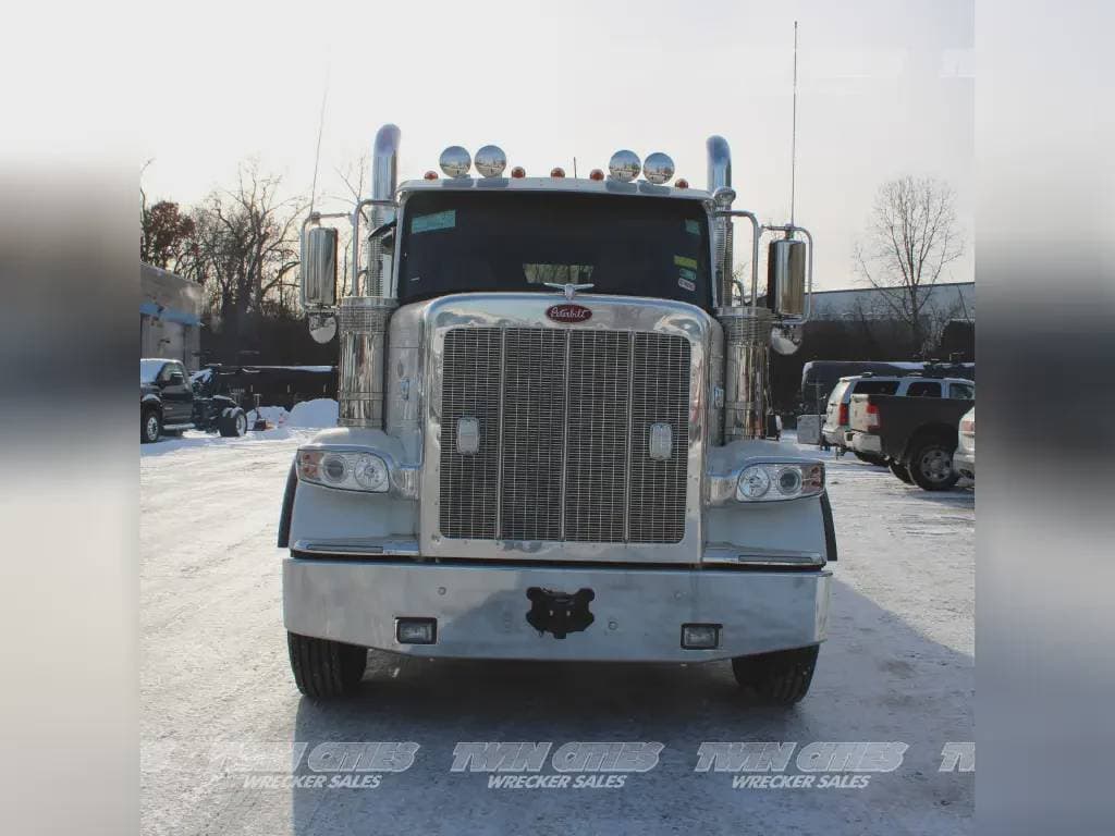 2025 Peterbilt 589 image 7