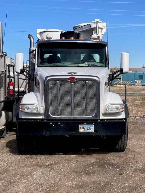 2019 Peterbilt 567 image 1