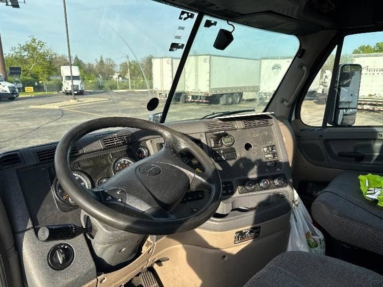 2018 Freightliner Cascadia image 5