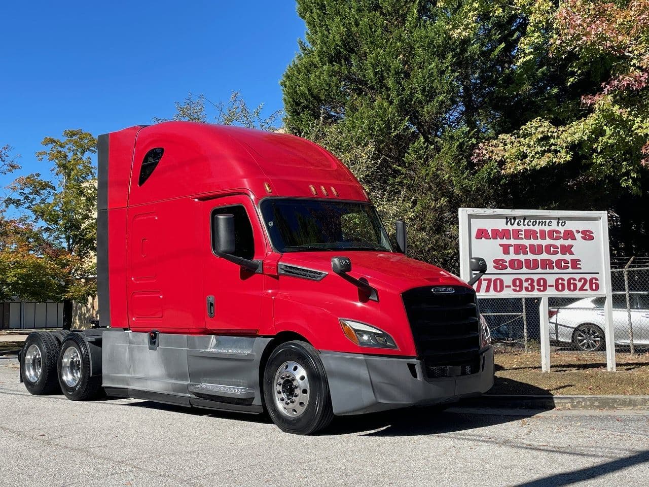 2020 Freightliner Cascadia 126 image 1