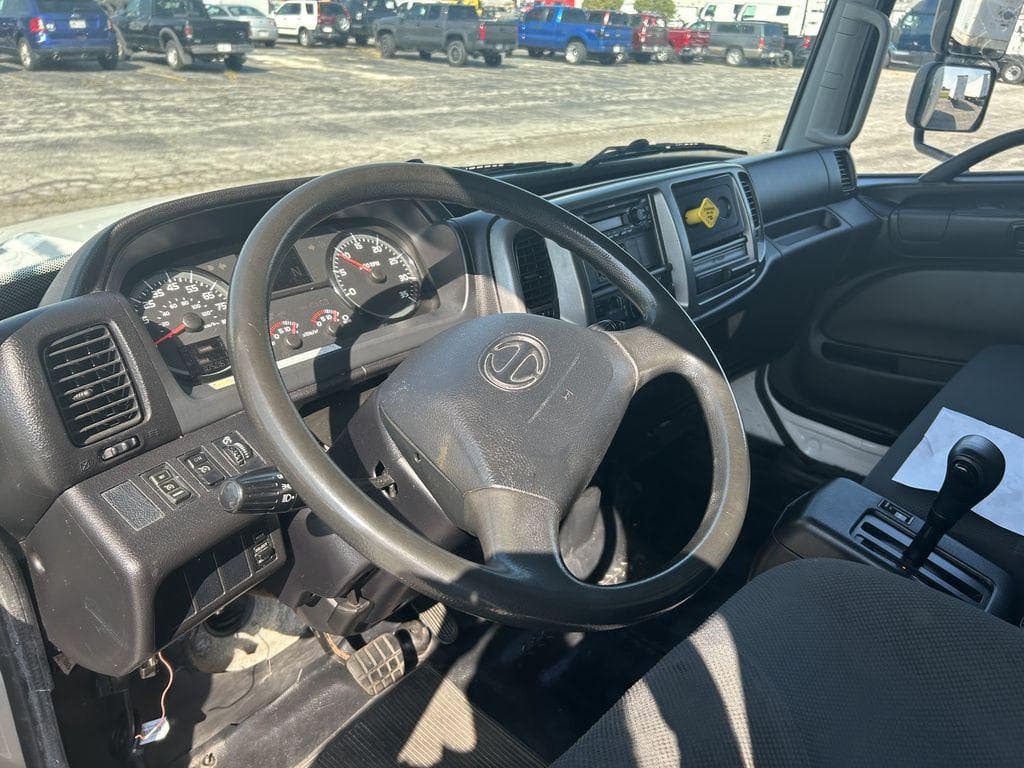 2020 Hino 338 image 9