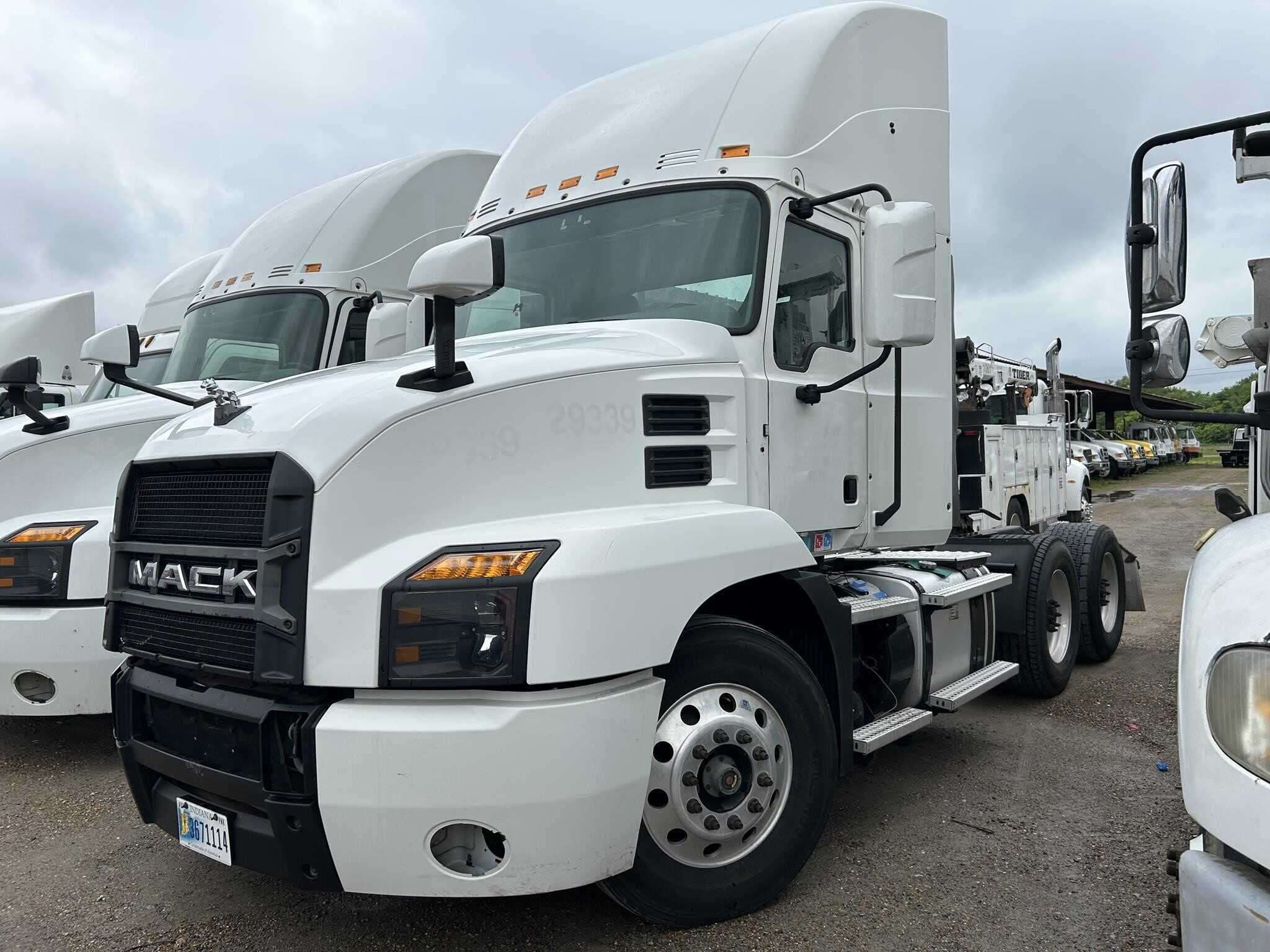Used 2019 MACK ANTHEM Conventional - Day Cab in Covington, TN image 3