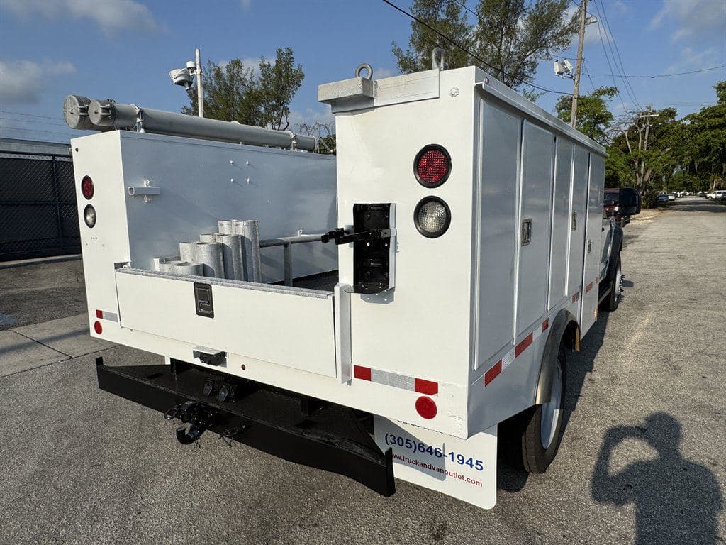 2018 Ford F550 image 13