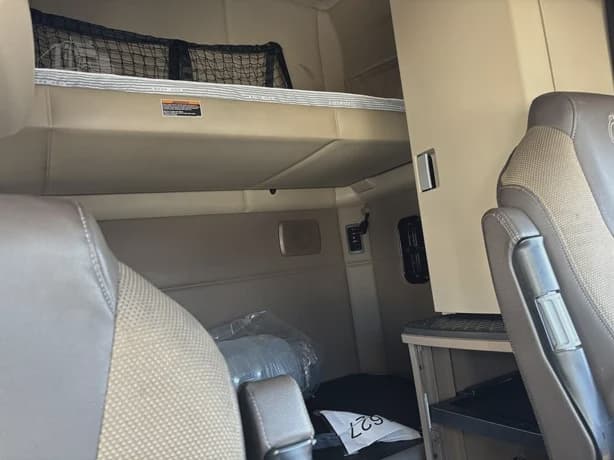 2021 Kenworth T680 image 9