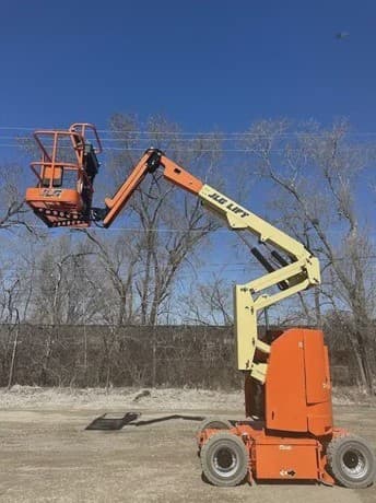 2016 JLG E300AJ image 10