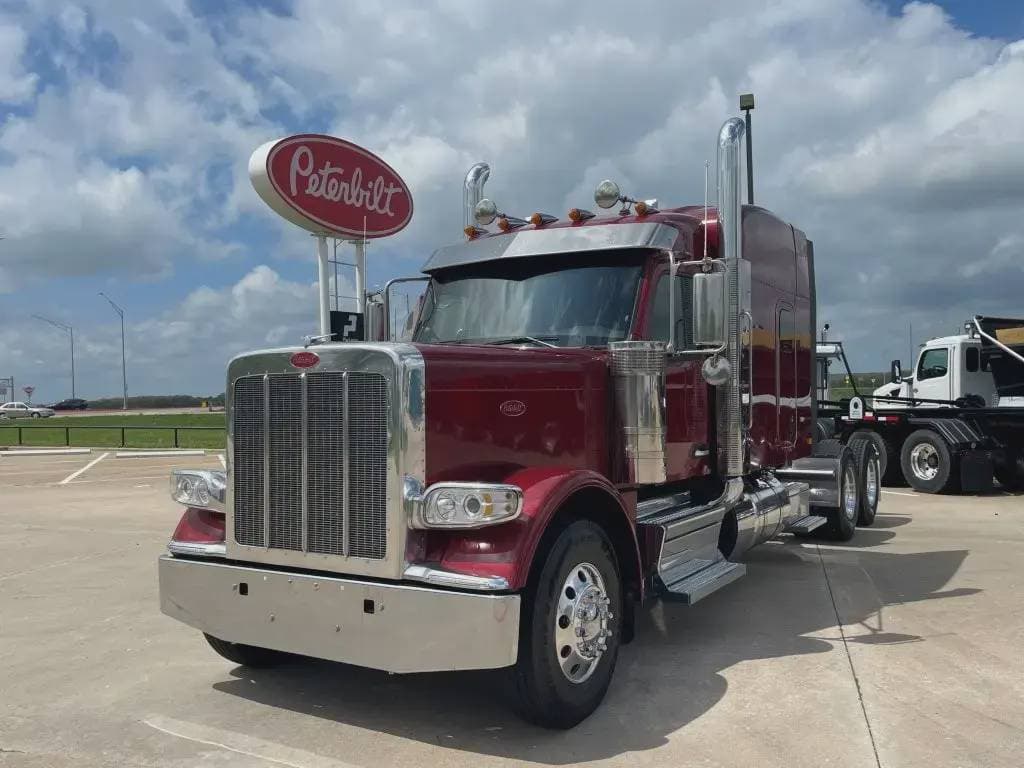 2025 Peterbilt 589 image 8