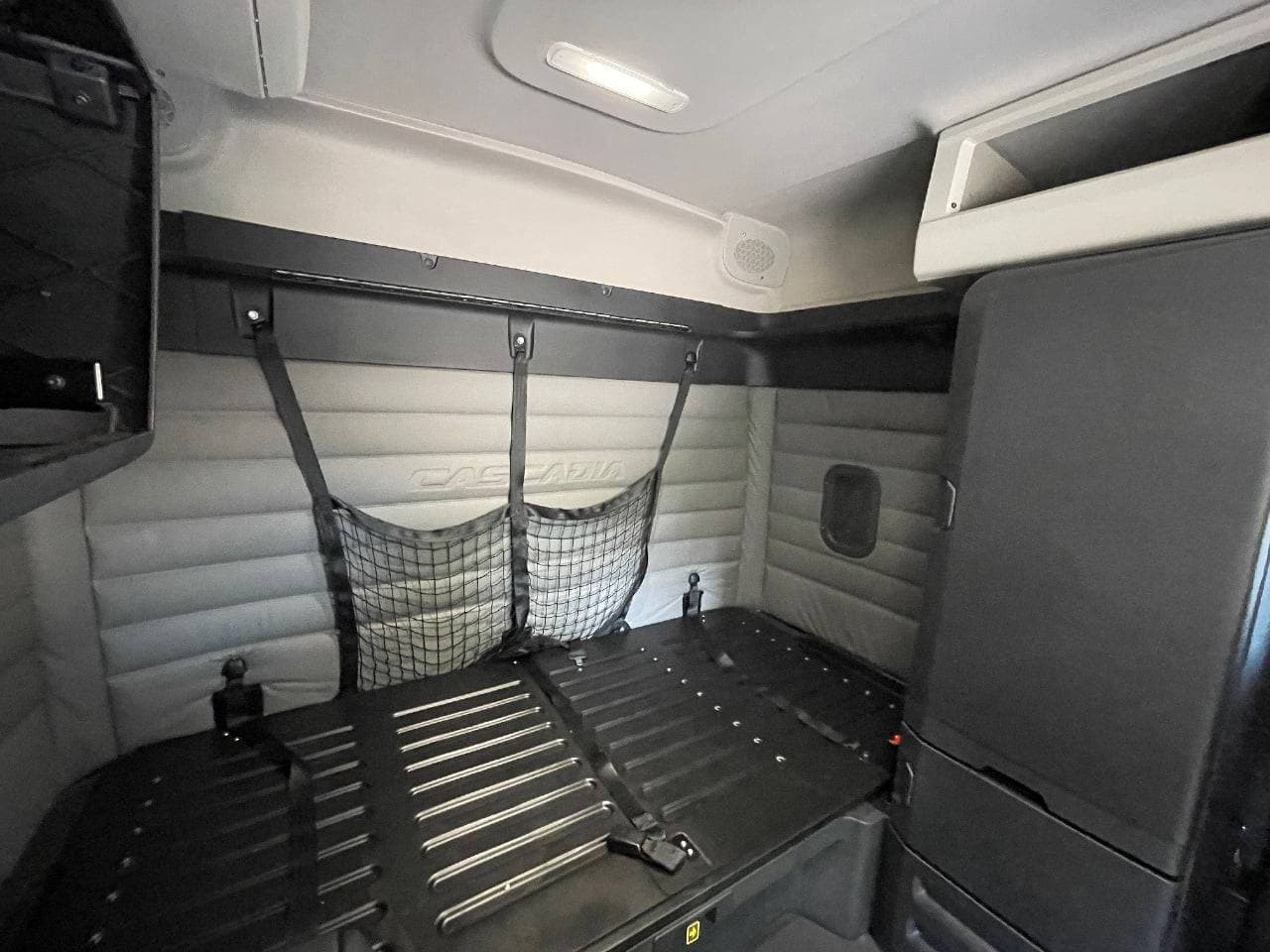 2020 Freightliner Cascadia 126 image 25