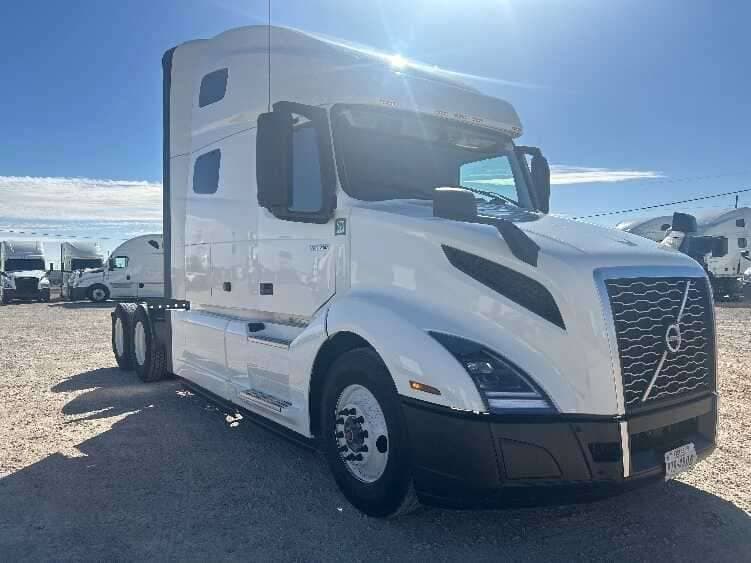 2024 Volvo VNL64760 image 1